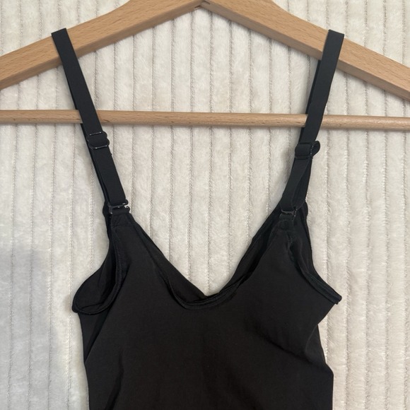 Skims Everyday Sculpt Thong Bodysuit in Onyx Black Size Small NWOT - Picture 6 of 8